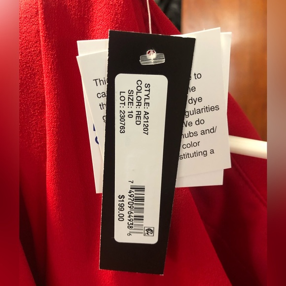 Betsy & Adam Red Caped Sheath Dress Size 10 Brand new with tags - Picture 9 of 11